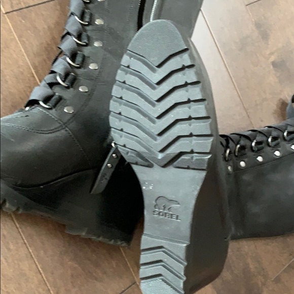 Sorel boots - Picture 3 of 3